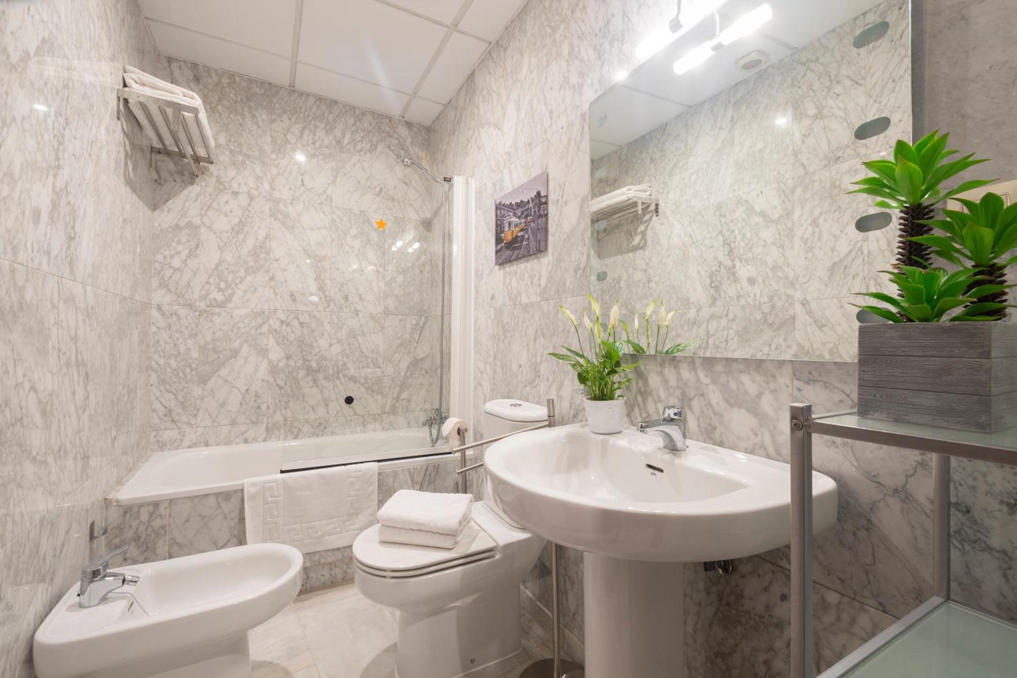 Apartamento Adultos Centro Nueva De La Virgen 2 Free Parking กรานาดา ภายนอก รูปภาพ
